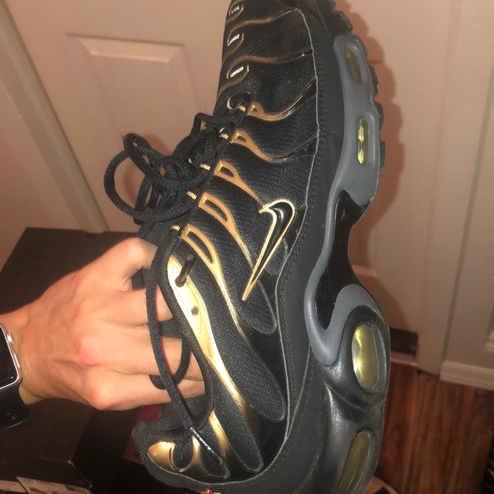 Selling a handful of sneakers $15 each